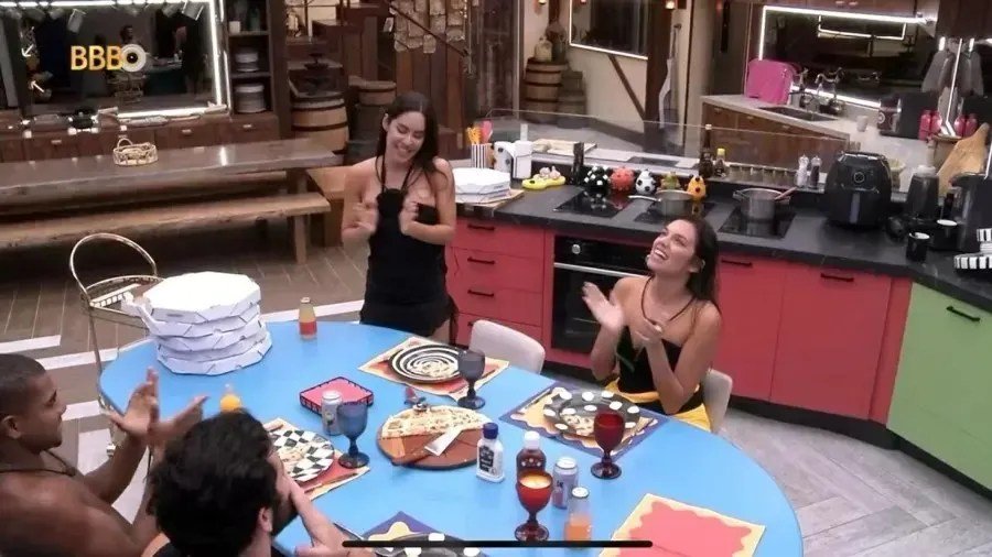 BBB24: brothers do Top 4 recebem noite de pizza em véspera de eliminação