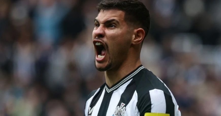 Brasileiro dá assistência, e Newcastle atropela Tottenham na Premier League